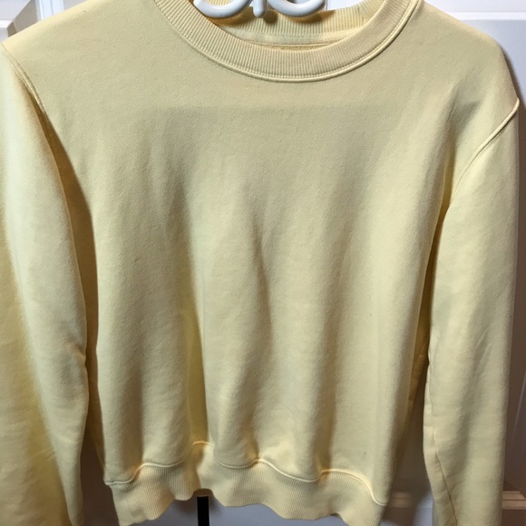 Aritzia sweater - Picture 3 of 3